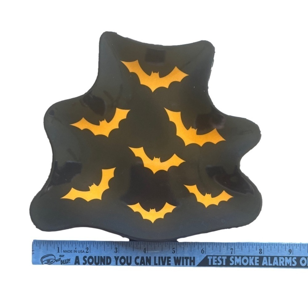 6 ct bats & skeleton melamine plates - Picture 2 of 9